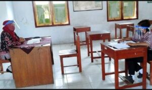 94053-dimas-tengah-belajar-di-kelas-yang-sepi 94053 dimas tengah belajar di kelas yang sepi