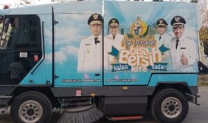 mobil sapu jalan