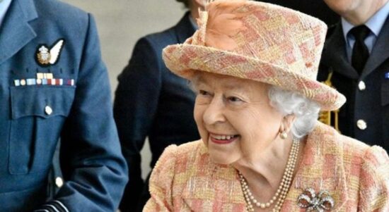 ratu elizabeth ii 20200326 003417