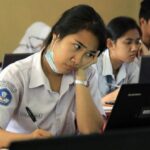 gubernur khofifah ubah aturan zonasi smasmk m 129727