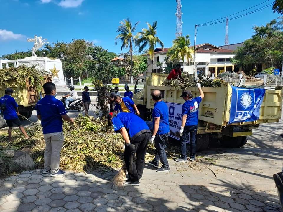 PAN bersihkan sampah