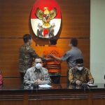 konferensi pers kasus suap eks pejabat ditjen pajak azhar detikcom 169