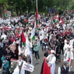 penampakan-massa-aksi-bela-palestina-di-kedubes-as-pukul-1332-wib-2_169 penampakan massa aksi bela palestina di kedubes as pukul 1332 wib 2 169