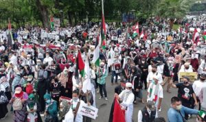 penampakan-massa-aksi-bela-palestina-di-kedubes-as-pukul-1332-wib-2_169 penampakan massa aksi bela palestina di kedubes as pukul 1332 wib 2 169