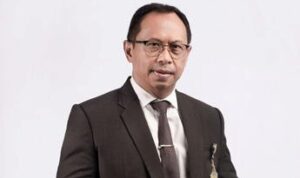REKTOR-2-359x479 REKTOR 2 359x479 1
