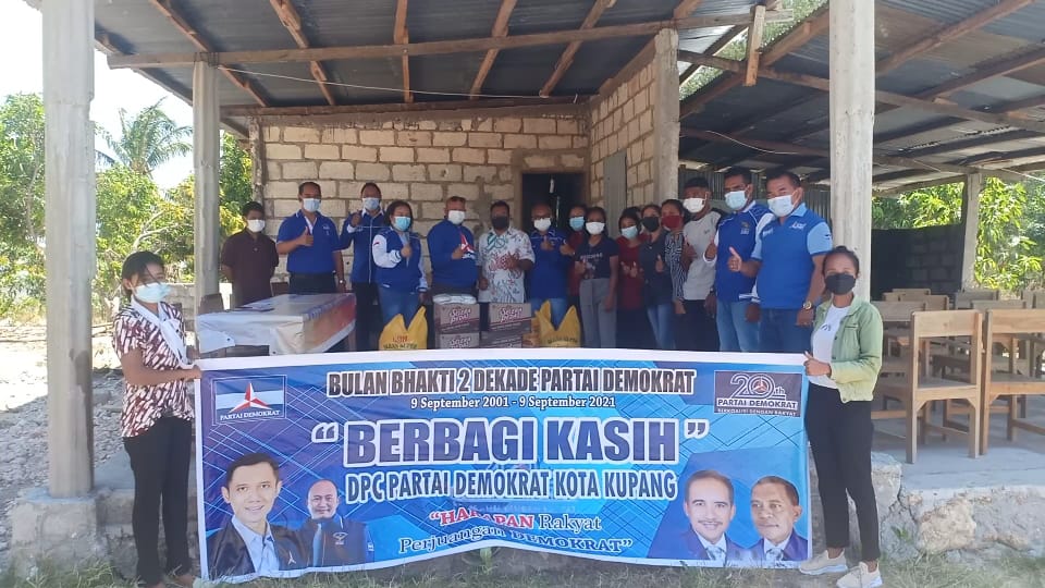 demokrat berbagi kasih