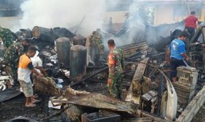 gudang-alat-bekas-dan-arsip-rsud-sumba-timur-terbakar gudang alat bekas dan arsip rsud sumba timur terbakar