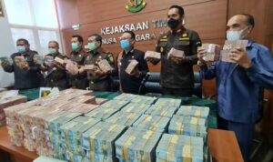 kejati-ntt-pamer-selamatkan-rp-173-t-dari-kasus-korupsi_169 kejati ntt pamer selamatkan rp 173 t dari kasus korupsi 169