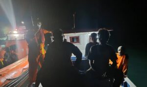 perahu tenggelam perahu tenggelam