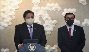 airlangga dan menkumham airlangga dan menkumham