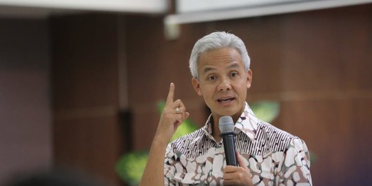 ganjar pranowo di bawah bayang bayang puan maharani hot issue