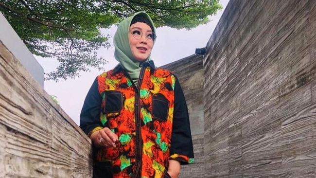 rina gunawan 4 169