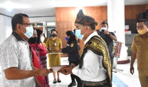 serahkan santunan serahkan santunan