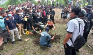 tersangka gali lubang