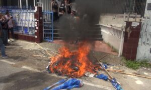 bakar bendera