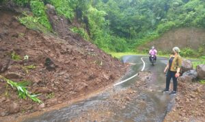 jalan provinsi mabar longsor jalan provinsi mabar longsor