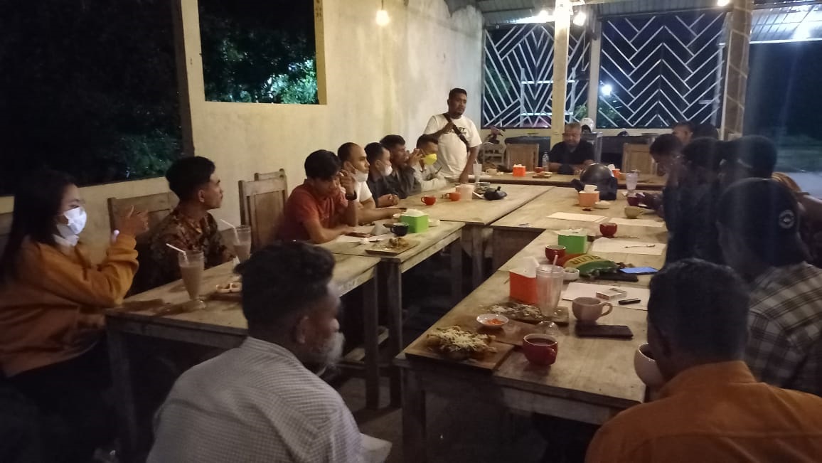 diskusi simpatisan