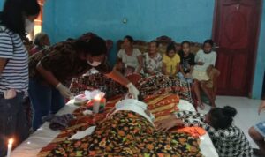 korban terseret banjir rote korban terseret banjir rote