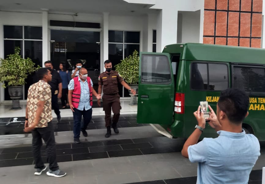 tersangka korupsi