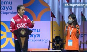 di-hadapan-jokowi-mantan-honorer-asal-ntt-cerita-tak-pernah-digaji di hadapan jokowi mantan honorer asal ntt cerita tak pernah digaji