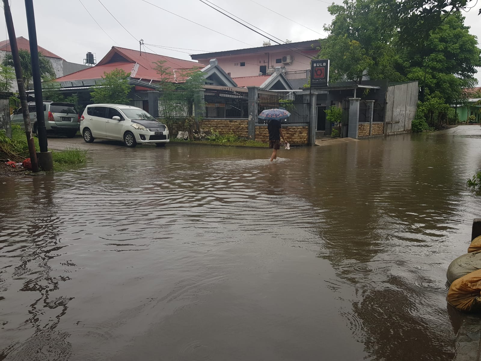 air tergenang