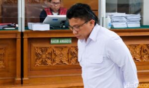 ekspresi-ferdy-sambo-yang-dituntut-seumur-hidup_169 ekspresi ferdy sambo yang dituntut seumur hidup 169