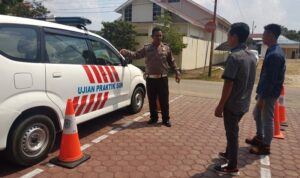 Ujian-SIM-Praktek Ujian SIM Praktek