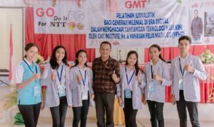 bersama anak SMA Katolik Kefa bersama anak SMA Katolik Kefa