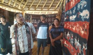 FG di Kampung tenun sumba timur