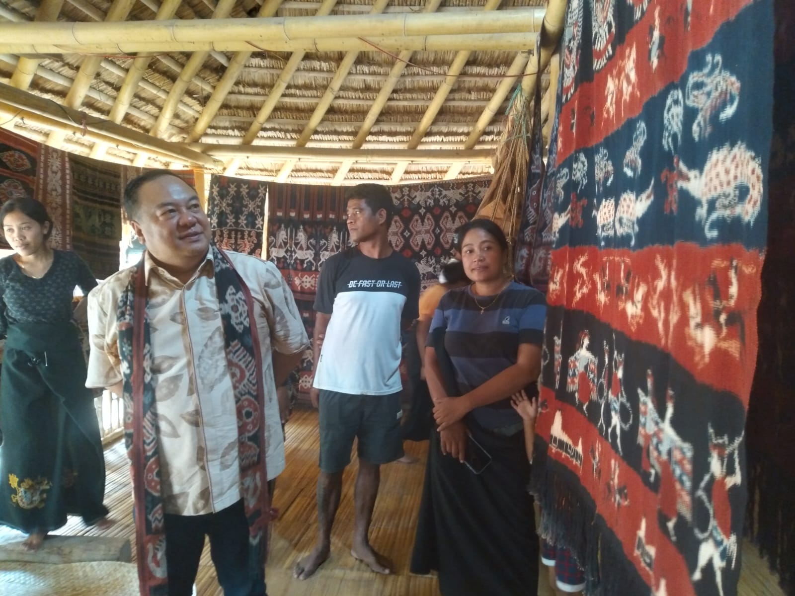 FG di Kampung tenun sumba timur