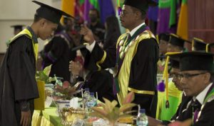 wisuda undana wisuda undana