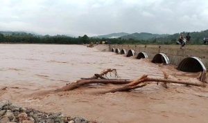 Sering Tersumbat dan Picu Banjir, Fraksi PAN Sorot Konstruksi Jembatan Siumate 2 jembatan dengan model gorong gorong di sungai siumate 1